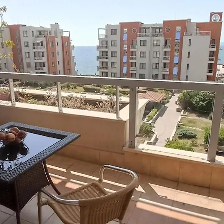 Cozy With Sea View And Free Parking דירה פומורי