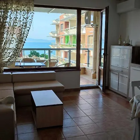Cozy With Sea View And Free Parking Pomorie