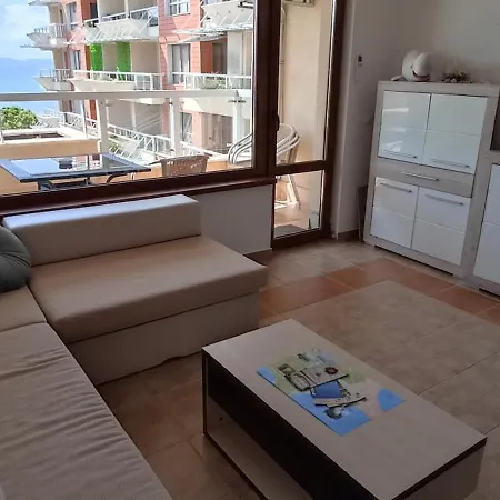 Cozy With Sea View And Free Parking דירה *