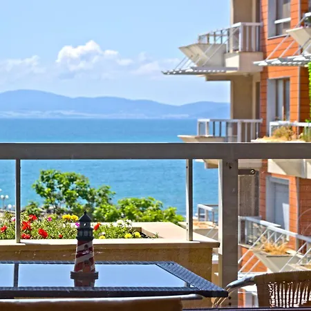 Cozy With Sea View And Free Parking דירה *